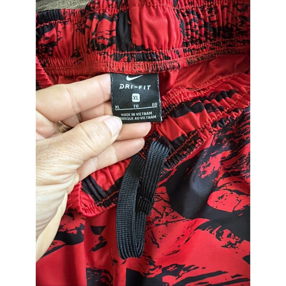NIKE RED & BLACK BOARD SHORTS BOYS SIZE XL SWIM SURF DRI-FIT FABRIC